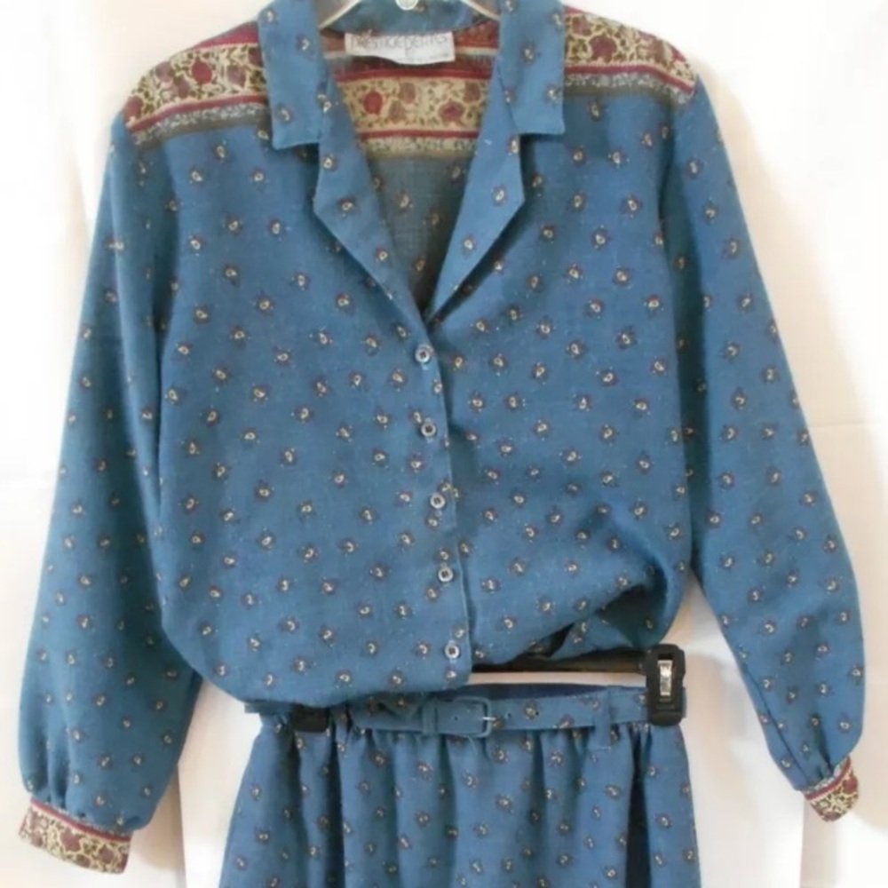 Prestige Petites  8 Blue Paisley Skirt Set 2 Piece